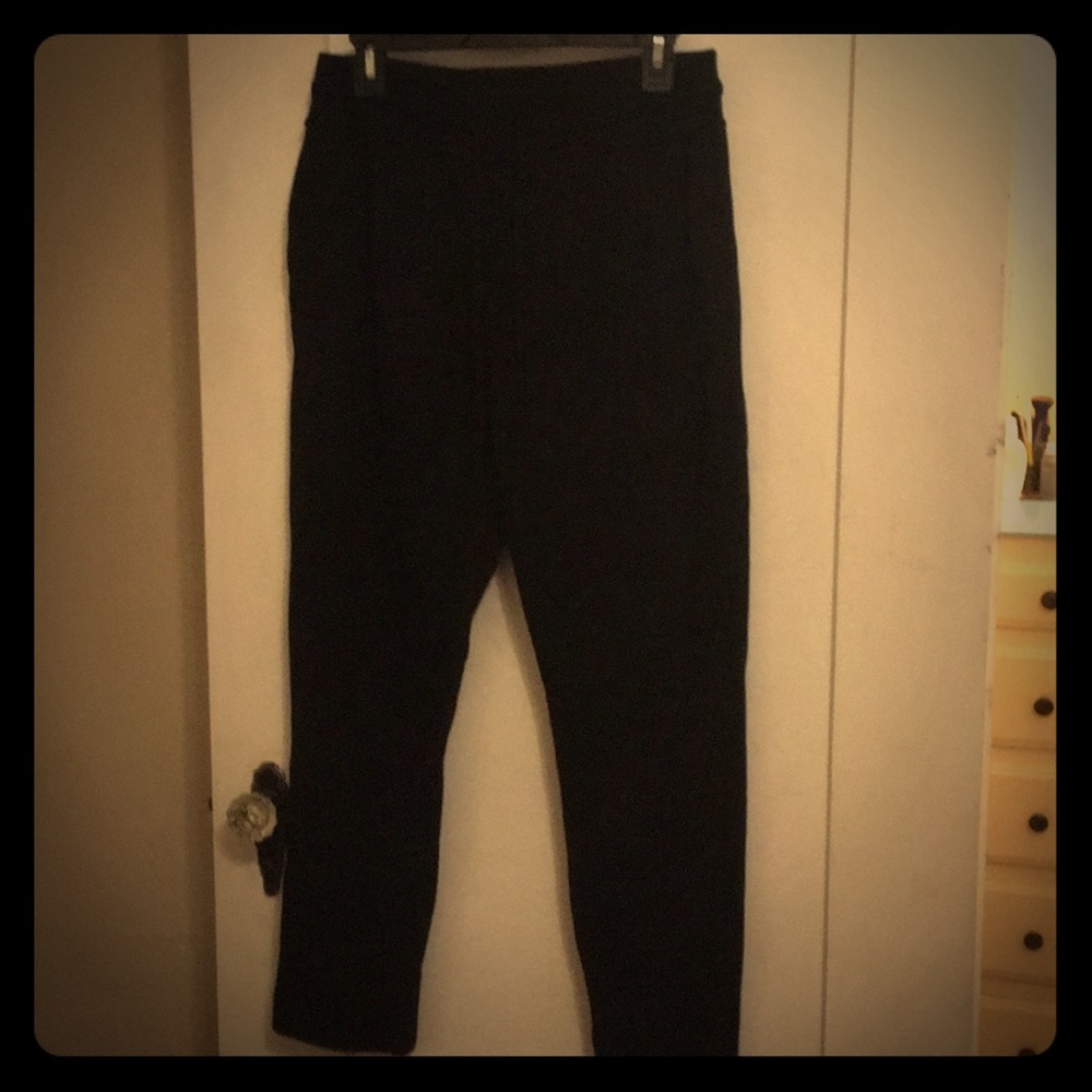 Janes perse black sweats with pockets.